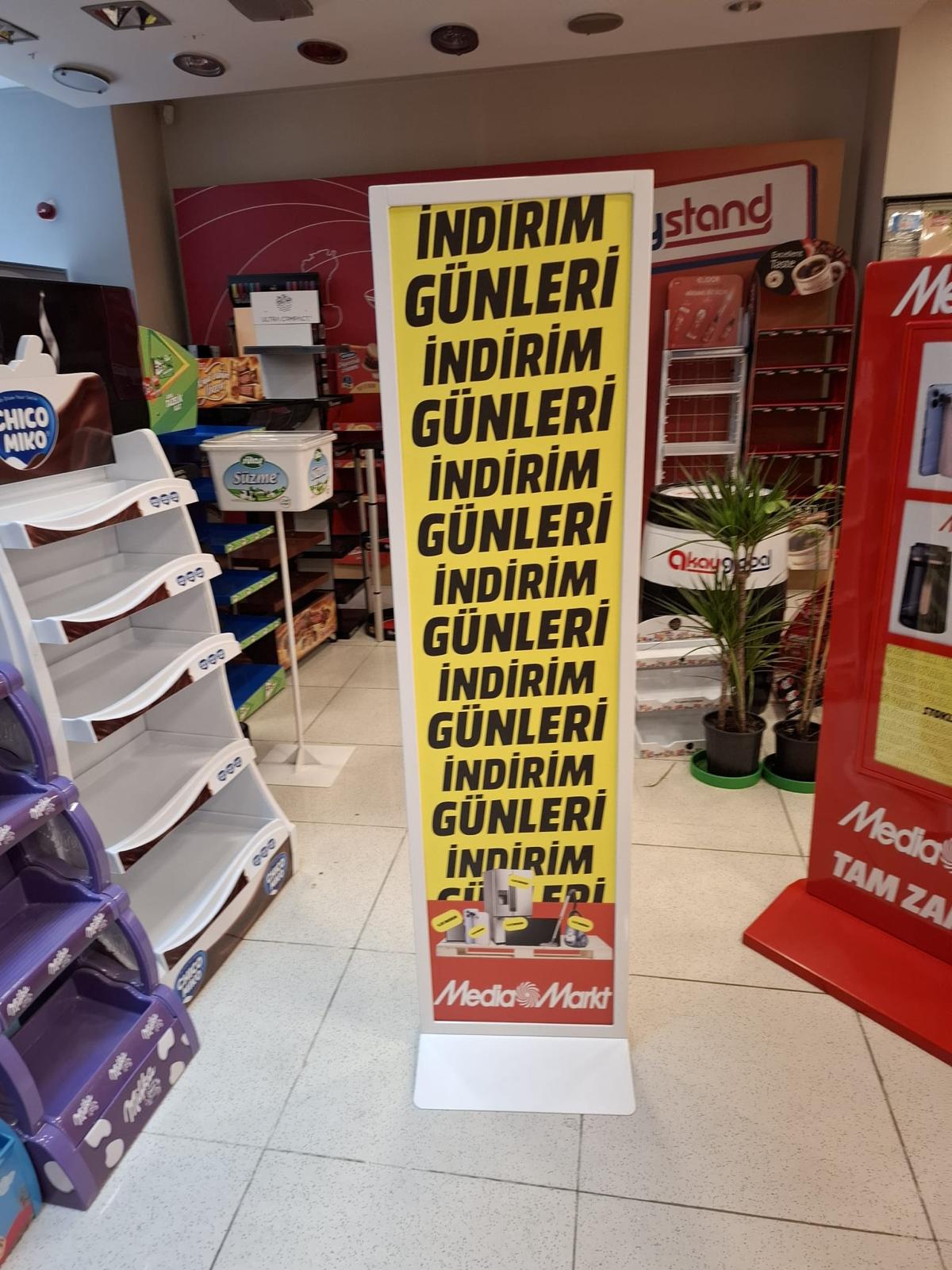 Baskılı Dikey Kampanya ve Yönlendirme Standı
