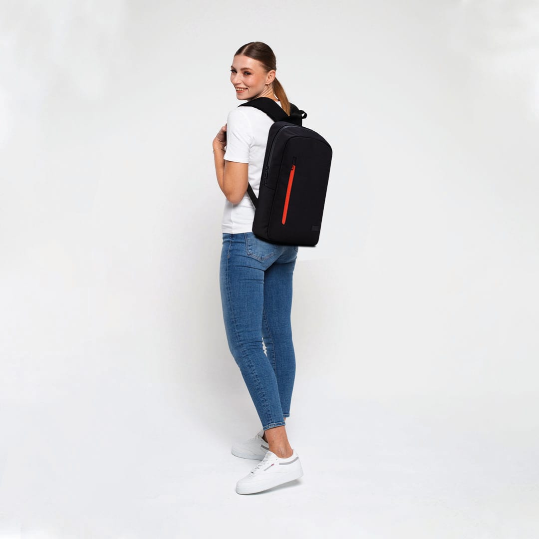 Classone WTX200SK Pro 15.6 İnch Uyumlu WTXpro Su Geçirmez Kumaş, Su Geçirmez Fermuar, Macbook , Laptop , Notebook Sırt Çantası –siyah/kırmızı